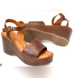 Born Embossed Moapa Sandal